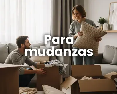 Muebles y cajas guardados en un trastero durante una mudanza o reforma en Ávila