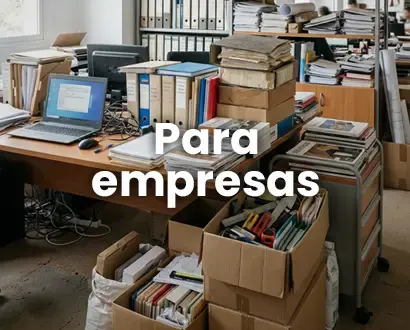 Stock y material profesional guardados en un trastero en Ávila